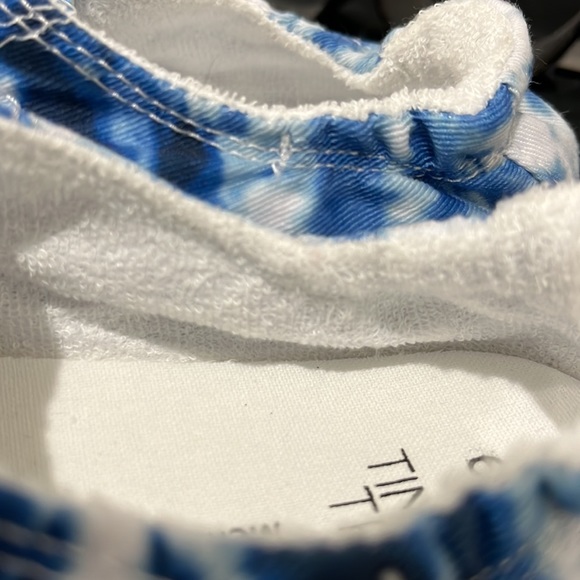 NWT Time and Tru Blue Tie Dye Memory Foam Slip-Ons, Sz 6.5W - Picture 10 of 11